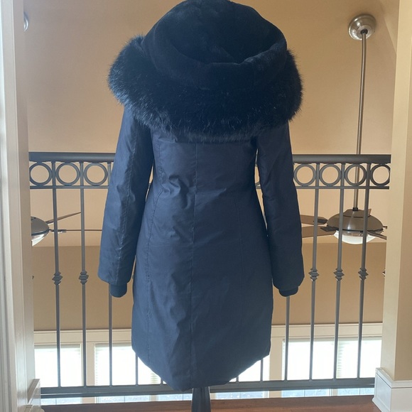 Babaton St. Moritz Parka size small black coat. EUC - Picture 2 of 6